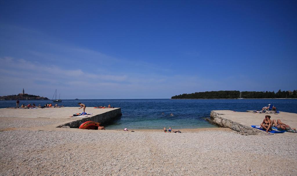 Eurocamp Mobile Homes At Campsite Porton Biondi โรวีน ภายนอก รูปภาพ