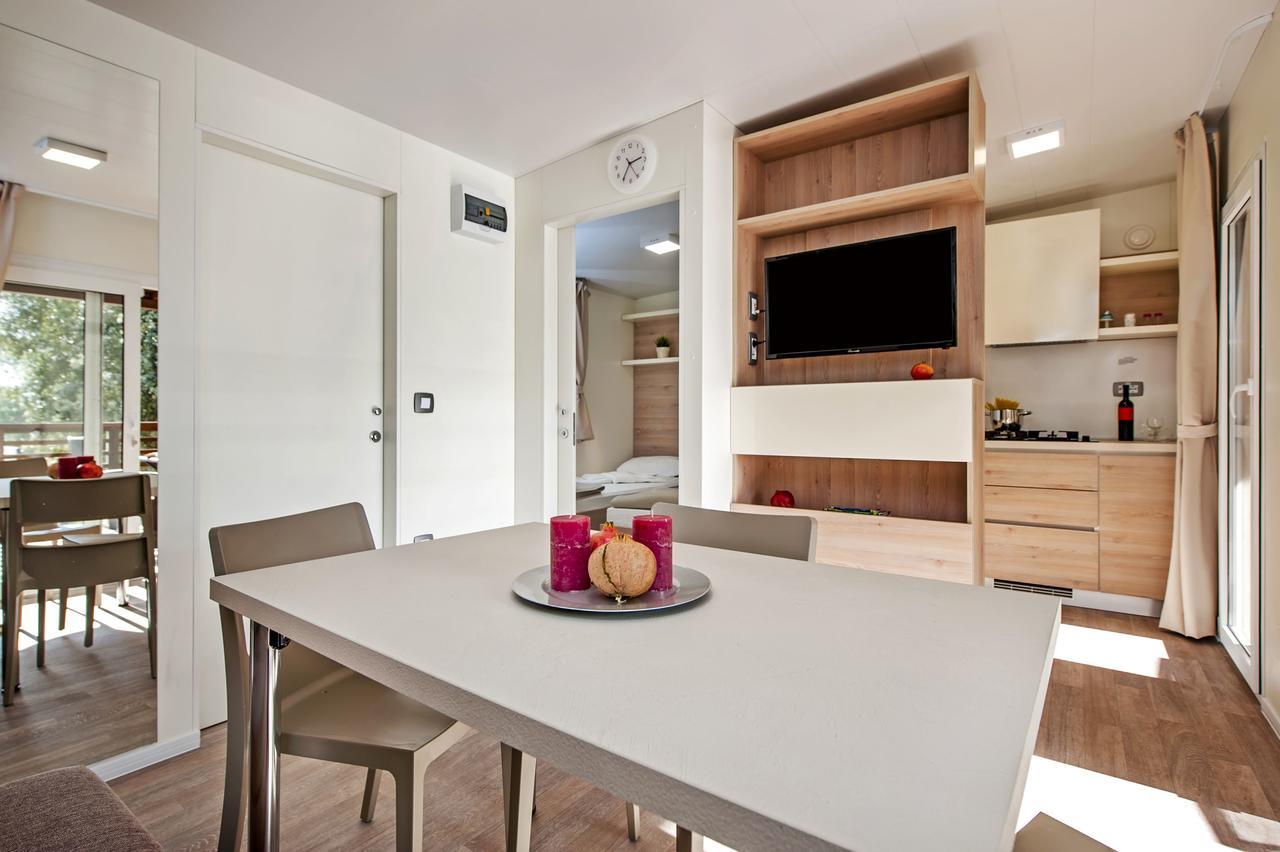 Eurocamp Mobile Homes At Campsite Porton Biondi โรวีน ภายนอก รูปภาพ
